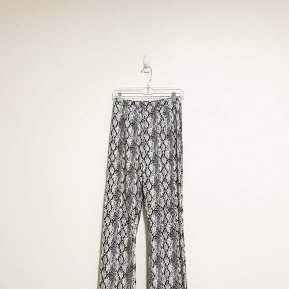 🦋 I.AM.GIA Snake Charmer Faux Leather Pants Small Goth Casual Whimsy - Picture 3 of 6